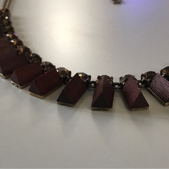 J.CREW MIXED PRISM NECKLACE BROWN GOLD Tone Wood Pyramid Faceted Crystals. - Picture 3 of 6